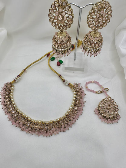 Vishali Stone Choker Set