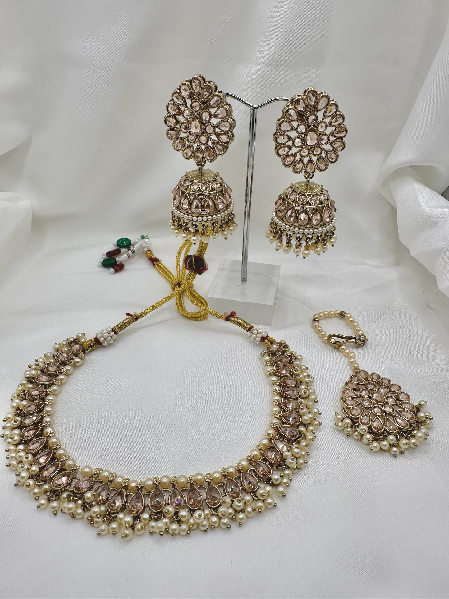 Vishali Stone Choker Set