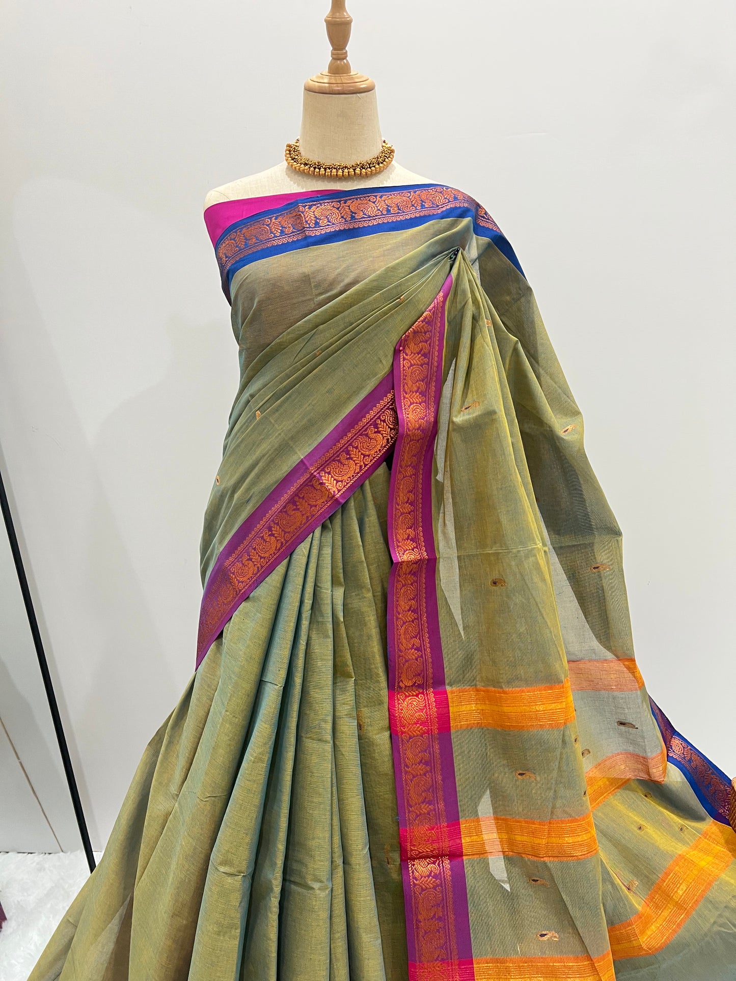 Kanchi Cotton Saree - Dual Tone Olive Green with Ganga Jamuna Border