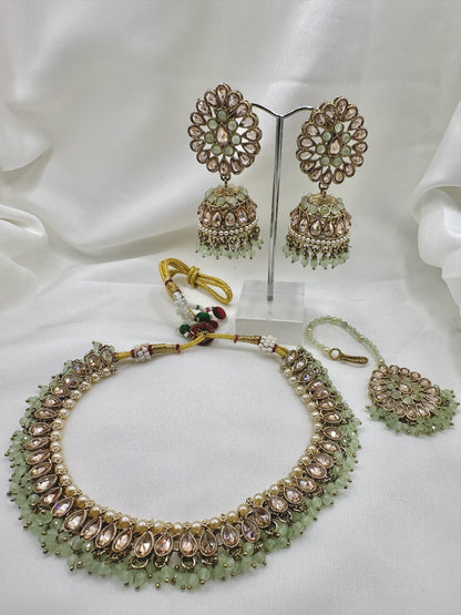 Vishali Stone Choker Set