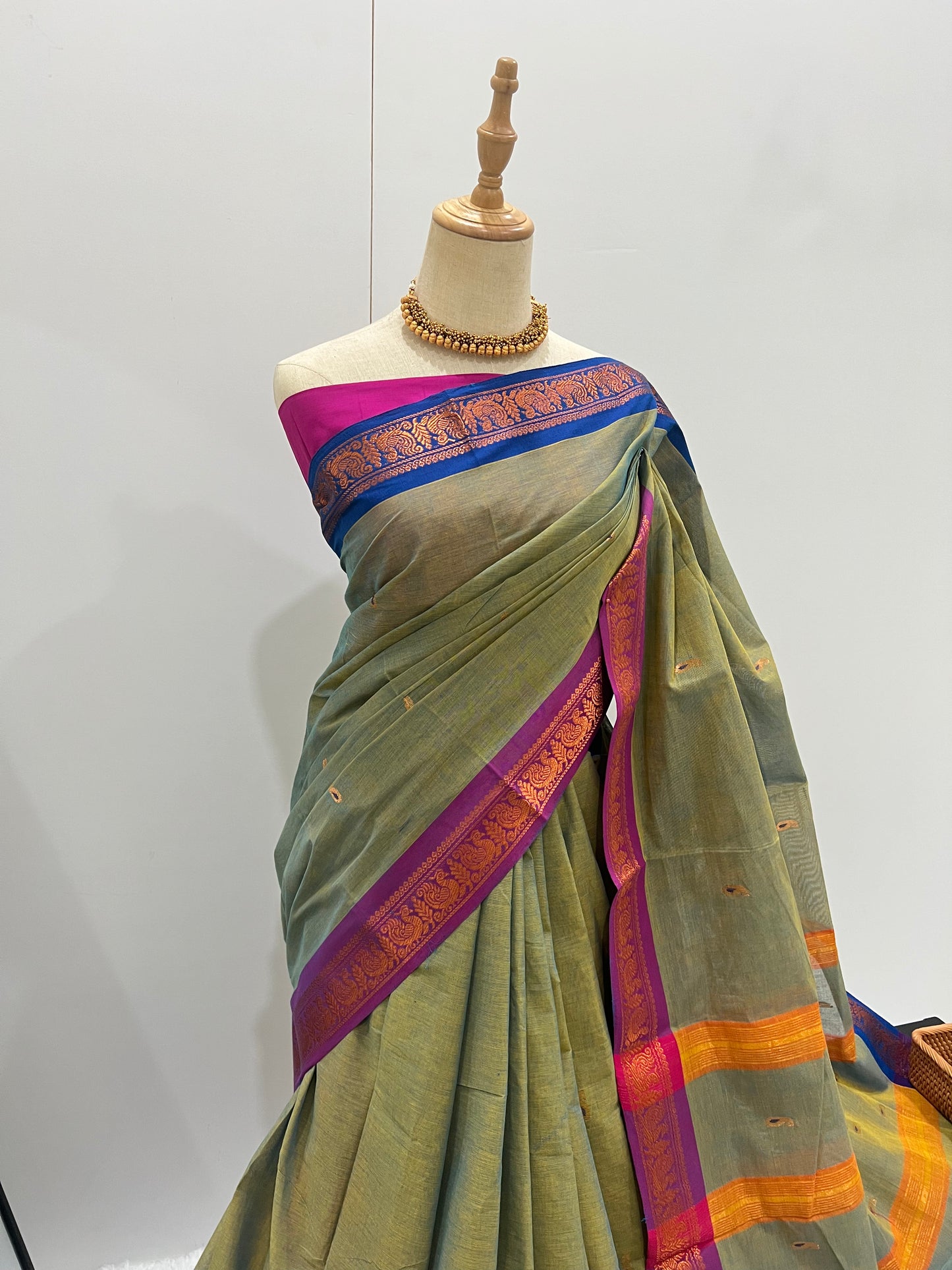 Kanchi Cotton Saree - Dual Tone Olive Green with Ganga Jamuna Border