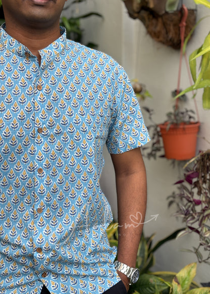 Men’s Light Blue Printed Short Sleeve Shirt