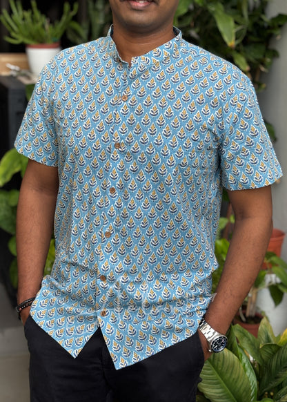 Men’s Light Blue Printed Short Sleeve Shirt