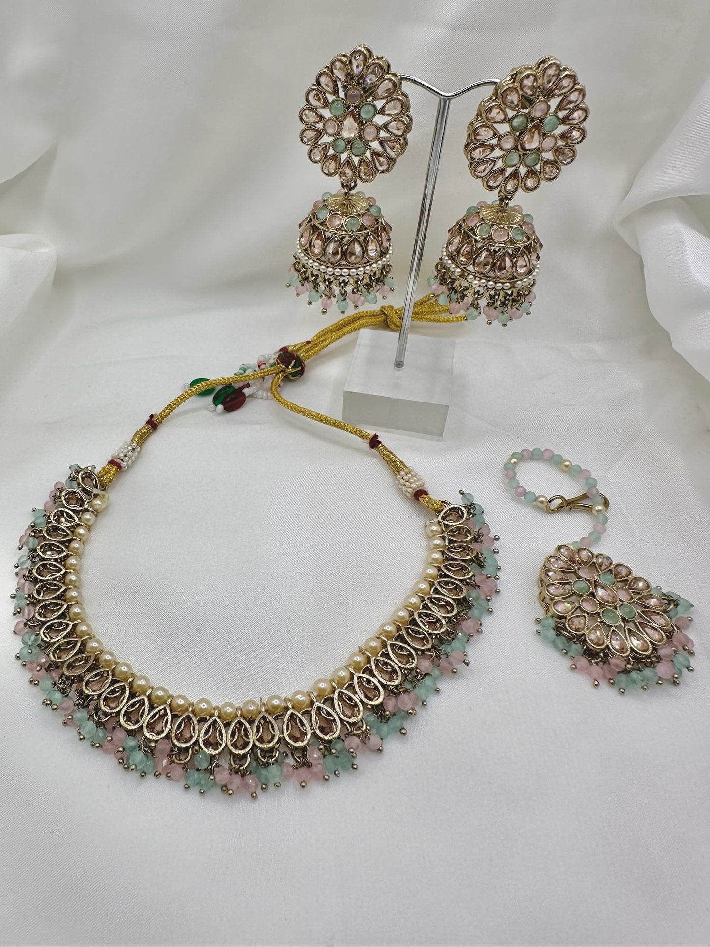 Vishali Stone Choker Set