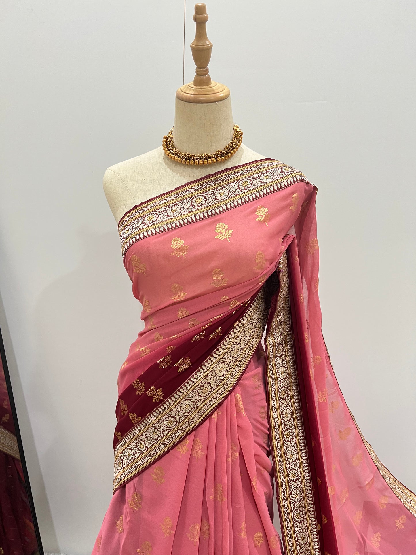 Georgette Ombre Floral Foil Print Saree - Pink & Red