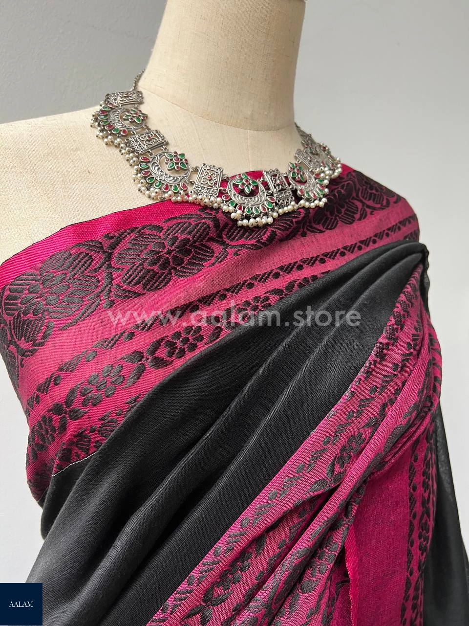 Handloom Mercerized Cotton Saree – Black & Pink