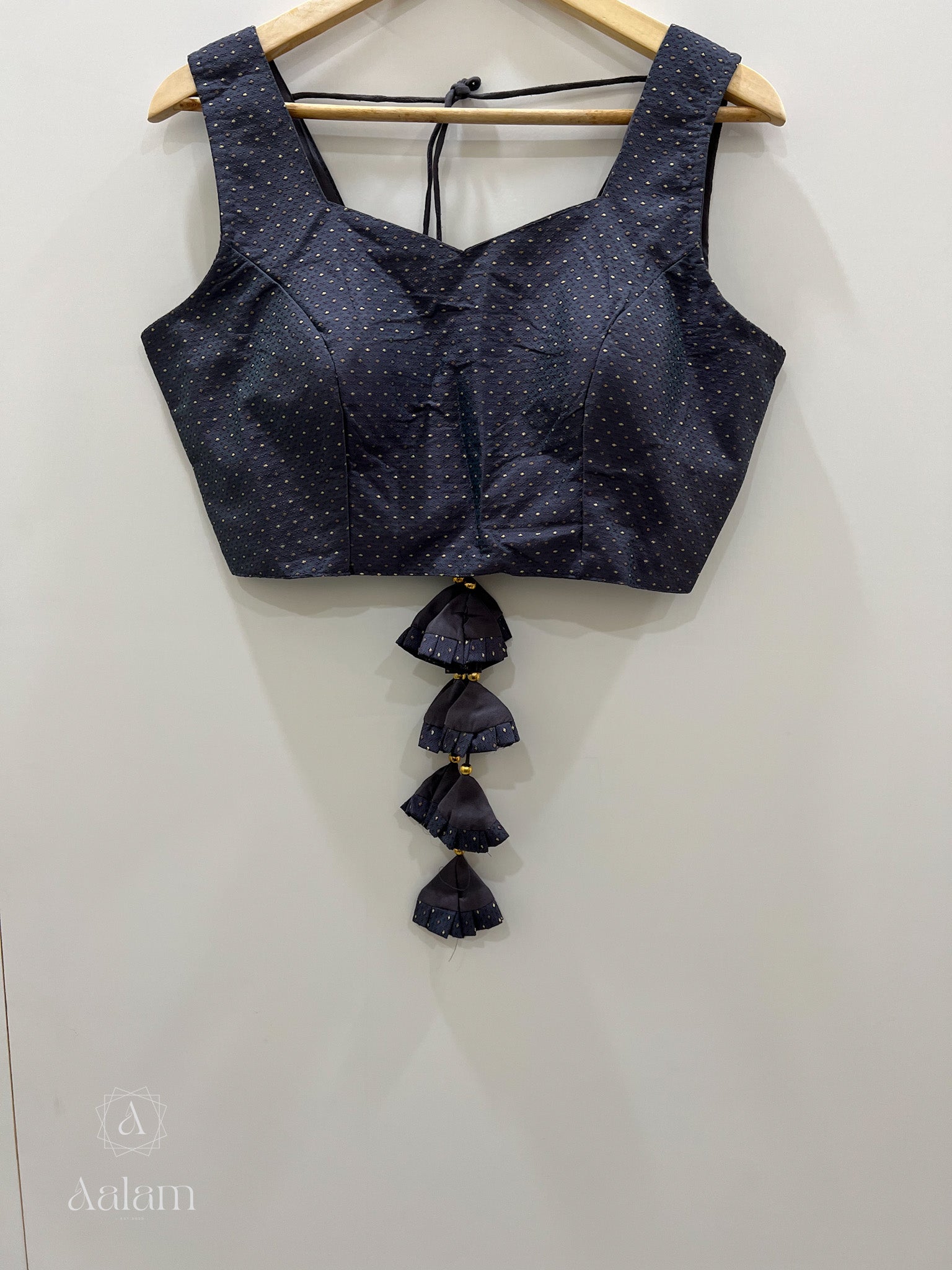 Jacquard Banarasi Sleevless Blouse - Grey